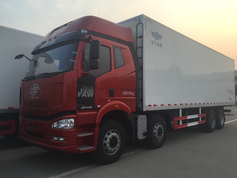 解放350马力冷藏车（9米6）